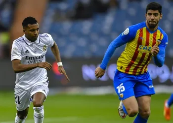 İspanya ekibi Valencia, Cenk Özkacar’ın bonservisinin alındığını açıkladı