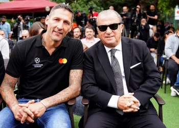 Fatih Terim ve Marco Materazzi depremzede çocuklara anlamlı destek