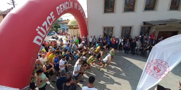 Tarihi İpek Yolu trail koşusu 700 sporcu ile start aldı