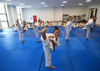 Denizli’de 23 ayrı branşta 25 bin kursiyere spor imkanı