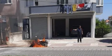 Motosikleti geri iade edemeyince benzinle yaktı