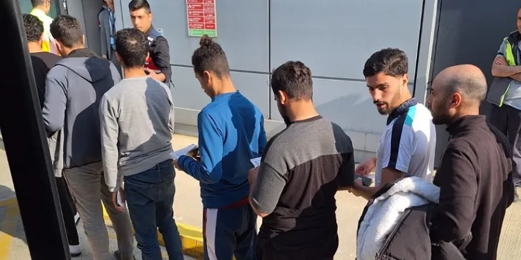 Yakalanan düzensiz göçmenler sınır dışı edildi