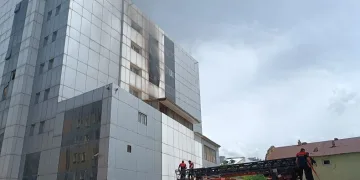 Atıl durumda bulunan hastanede yangın