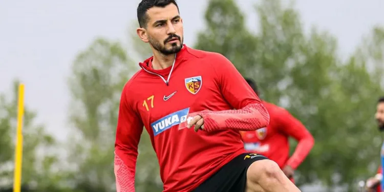 Emrah Başsan Kayserispor ile sözleşme yenilemedi