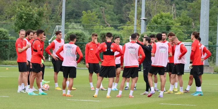 Kayserispor’un genç futbolcusu Arif Kocaman’a Ümit Milli davet