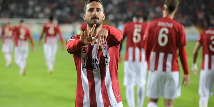 UEFA Konferans Ligi’nde en güzel gol Sivassporlu Erdoğan Yeşilyurt’tan