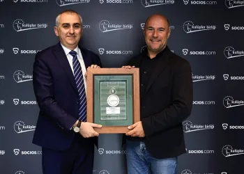 Kulüpler Birliği’nden Alexandre Dreyfus’a teşekkür plaketi