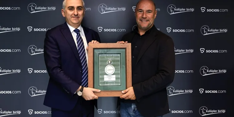 Kulüpler Birliği’nden Alexandre Dreyfus’a teşekkür plaketi