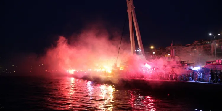 Göztepeli taraftarlar, 98. yılı kutlamaya hazırlanıyor