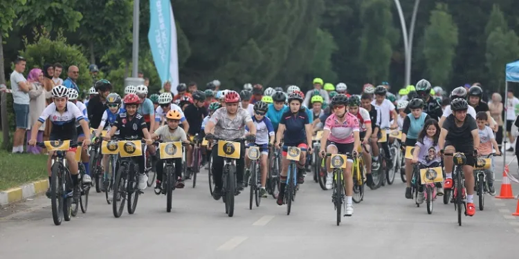 Minik ve genç pedallar Sekapark’ta çevrildi