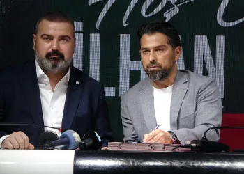 Çaykur Rizespor, İlhan Palut ile 1 yıllık sözleşme imzaladı