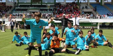 Sivas’ta ilkokullar arası futbol turnuvası sona erdi