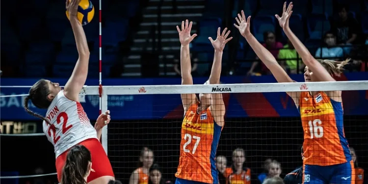Filenin Sultanları, Polonya’ya 3-0 mağlup oldu