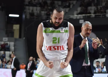 Manisa BBSK, kaptan Mustafa Baki Görür ile yola devam ediyor