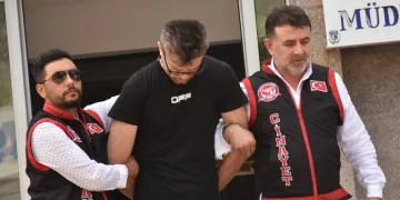 Öz ağabeyini öldürdü