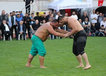 Amasya Karakucak güreşlerinde başpehlivan Rıza Yıldırım oldu