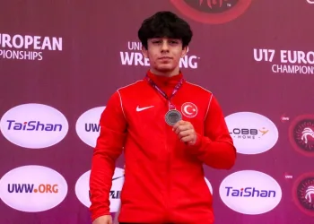 Milli güreşçi Halil Çınar Avrupa ikincisi oldu