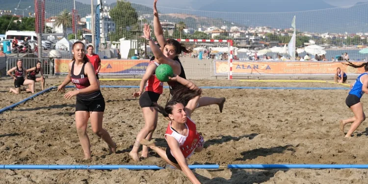 Kumda hentbol şöleni gerçekleştirildi
