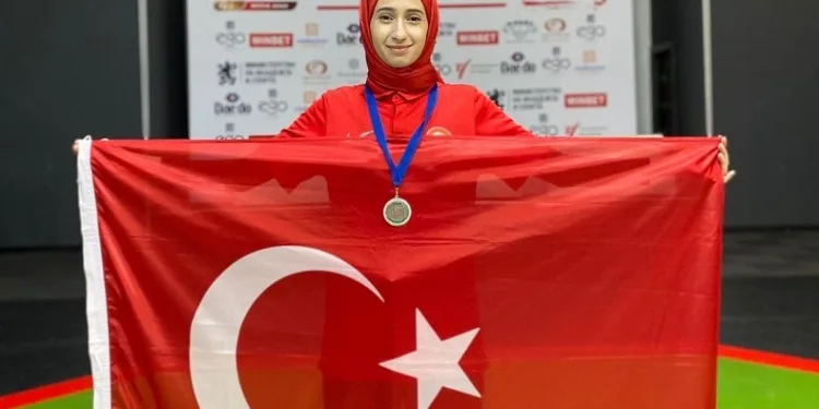 Milli Taekwondocu Gülse Polat, Çin yolcusu