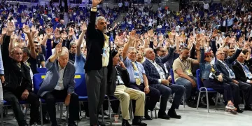 Fenerbahçe yönetimi ibra edildi