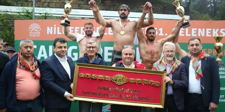 Çalı Güreşleri’nin Başpehlivanı İsmail Koç