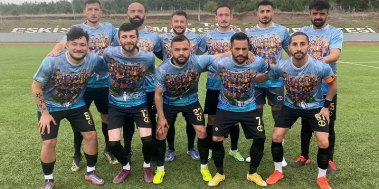 Anadolu Üniversitesi 7 oyuncusu ile devam dedi