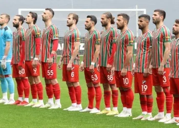 Karşıyaka, futbol ve basketbolda çok farklı