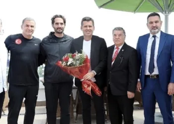 Hüseyin Eroğlu’ndan A Milli Takım kampına ziyaret
