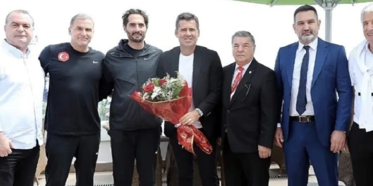 Hüseyin Eroğlu’ndan A Milli Takım kampına ziyaret
