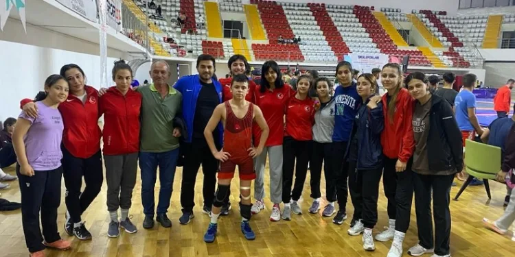Kepezli güreşçi Türkiye şampiyonu