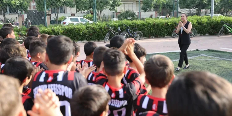Selçuk Belediyesi’nin spora ve sporcuya desteği devam ediyor