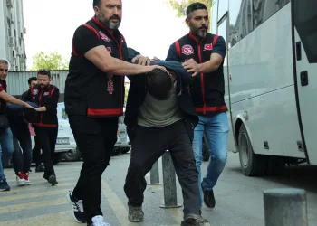 Katliam evinde pusuya yatıp, kurbanlarını tek tek öldürmüş
