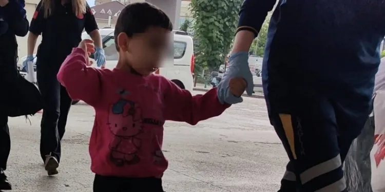 Bursa’da çocuk şeker sanıp deterjan yedi