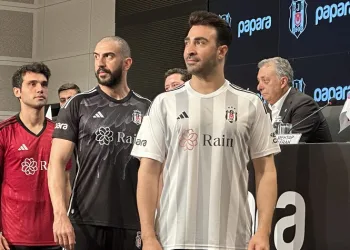 Beşiktaş’ın yeni sezon formaları tanıtıldı