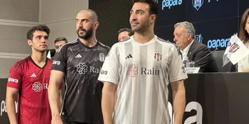 Beşiktaş’ın yeni sezon formaları tanıtıldı