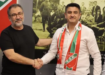 Karşıyaka, Ersin Aka ile 3 yıllık sözleşme imzaladı