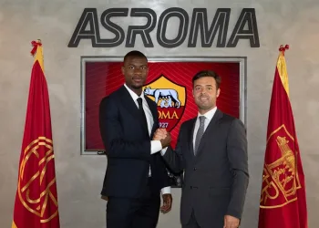 Roma, Evan N’Dicka’yı kadrosuna kattı