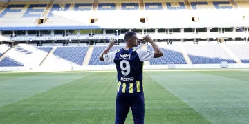 Edin Dzeko resmen Fenerbahçe’de