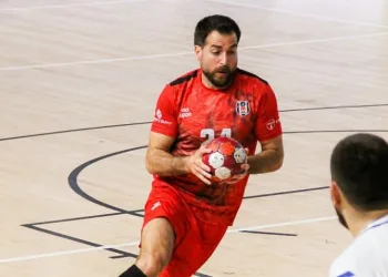 Tecrübeli oyun kurucu Emre Keskin, Sakarya Büyükşehir Hentbol’da