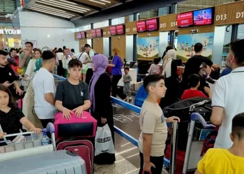 Havalimanı’nda tatil yoğunluğu