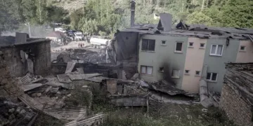 Erzurum’da 12 ev alev alev yandı