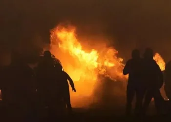 Fransa karıştı, Olaylara 40 bin polis’le müdahale ediliyor