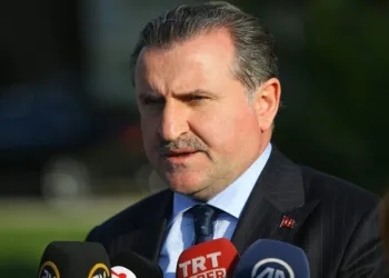 Spor Bakanı Osman Aşkın Bak’tan Pendikspor’a tebrik