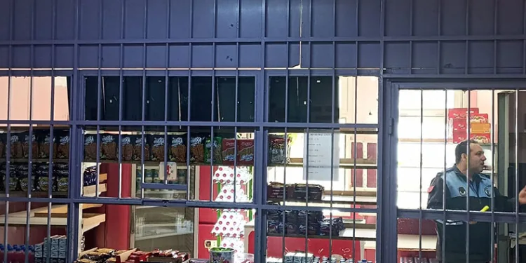 Zabıta 148 işyerini denetledi 3 işyerini mühürledi