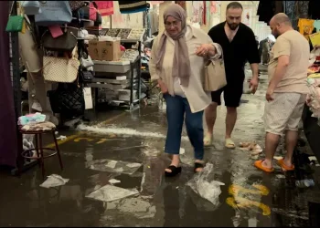 İhsaniye semt pazarı sağanak yağışa dayanamadı