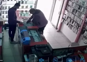 Dolandırıcıya seslendi: “Bu işlerle uğraşma birine toslarsın”