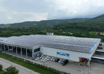 Su fabrikasında elektrik üretiliyor