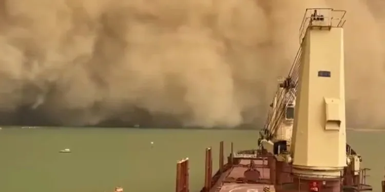 Mısır’da kum fırtınası