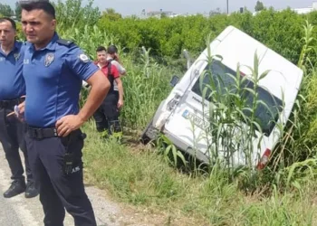 İşçi servisleri çarpıştı