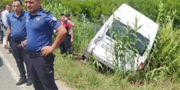 İşçi servisleri çarpıştı